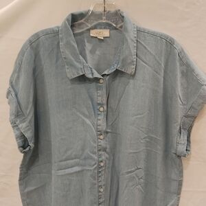 Loft Chambray Short Sleeve